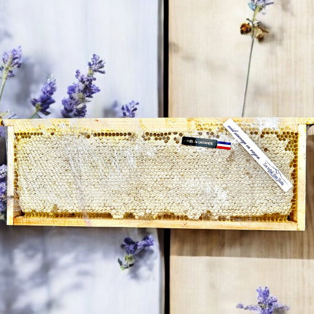 Raw honey on the shelf / Provence 